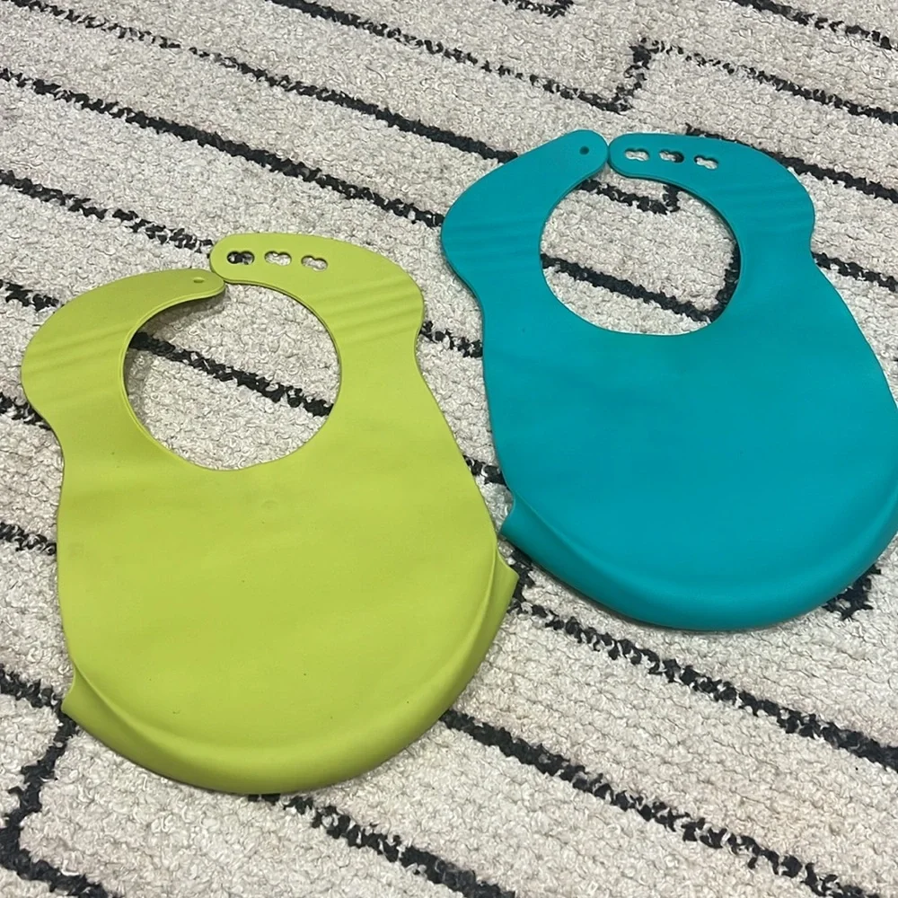 Tommee tippee silicone bibs